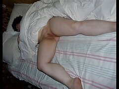 ຜູ້ຊາຍ Razzed jerks tits ແລະ fucks ແຟນຂອງລາວ