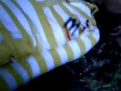 Ebony ທີ່ໂຫດຮ້າຍ fucks skinny ແລະ chick ລະອຽດອ່ອນ